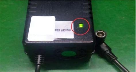 充電器綠燈亮但不充電怎么維修(充電器綠燈亮不充電怎么維修)縮略圖