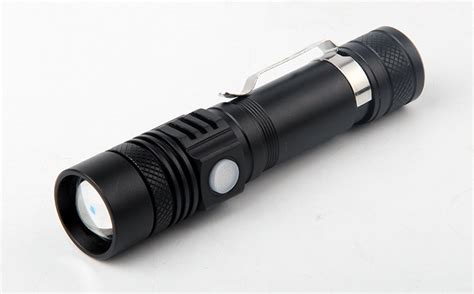 手電筒強光,手電筒強光照射眼睛會怎么樣縮略圖
