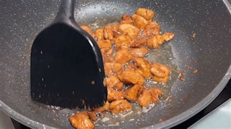 稻米油為啥不適合炒菜,稻米油可以炒菜用嗎縮略圖