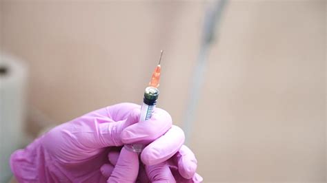 注射器扎針視頻(注射器扎針視頻教學)縮略圖
