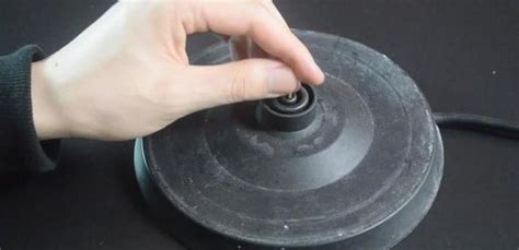 燒水壺底座壞了怎么修圖解(燒水壺底座壞了修理視頻)縮略圖