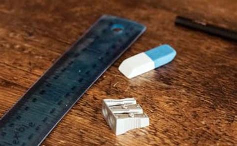 文具盒里的爭吵,文具盒里的爭吵作文300字三年級縮略圖