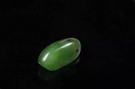 和田碧玉有黑點是怎么回事(和田碧玉有黑點怎么回事)縮略圖