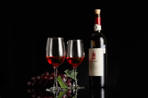 紅酒杯圖片大全(紅酒杯圖片大全真實照片)縮略圖