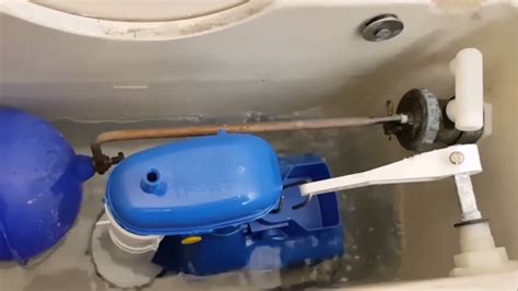 水箱一直流水怎么修理(沖水箱一直流水怎么辦)縮略圖