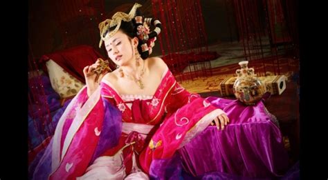 貴妃醉酒找出12處不合理的地方,貴妃醉酒找出12個不合理的地方縮略圖