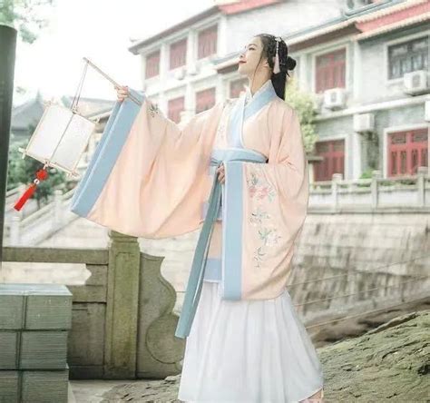 漢族服飾特點(漢族服飾特點簡介)縮略圖