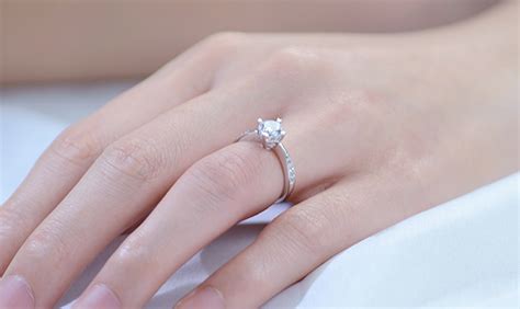 婚戒男生戴哪只手,婚戒男生戴哪只手指縮略圖