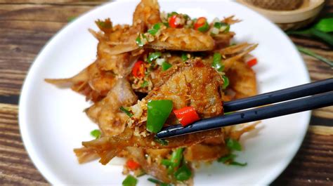 剝皮魚的做法和視頻,剝皮魚怎么做好吃又簡單的做法縮略圖
