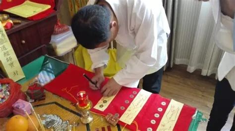 護(hù)身符為什么不能壓在枕頭下,護(hù)身符為什么不能壓在枕頭下面縮略圖