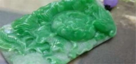 黃龍玉和翡翠的區別在哪里?,黃龍玉和翡翠的區別在哪里縮略圖