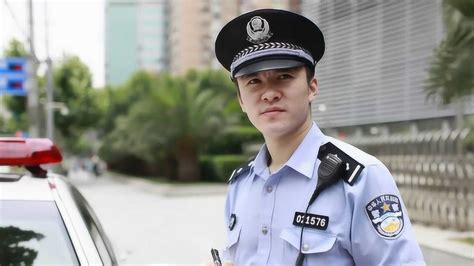 白襯衫警察什么級別(香港白襯衫警察什么級別)縮略圖
