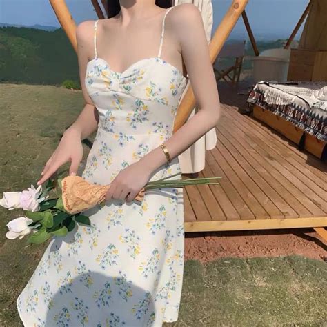 吊帶裙配什么上衣好看(黑色吊帶裙配什么上衣好看)縮略圖
