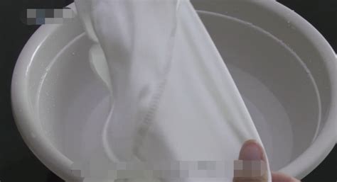 桑蠶絲衣服用什么清潔最好,桑蠶絲的衣服拿什么洗最好縮略圖