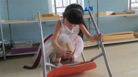 折疊椅子壞了怎么修理(折疊椅子壞了怎么修理視頻)縮略圖