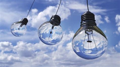 電燈是誰發(fā)明出來的(電話是誰發(fā)明出來的)縮略圖
