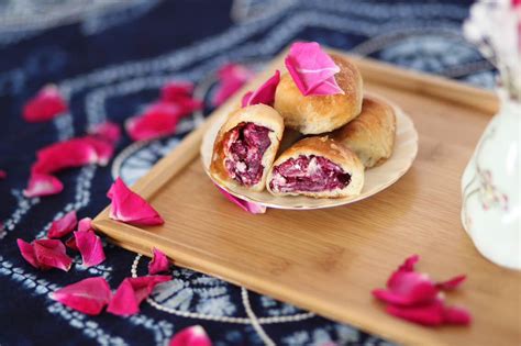 鮮花餅怎么做好吃又簡單(鮮花餅怎么做好吃又酥脆)縮略圖