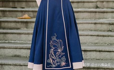 螺鈿馬面裙是什么意思(螺鈿馬面裙是什么工藝)縮略圖