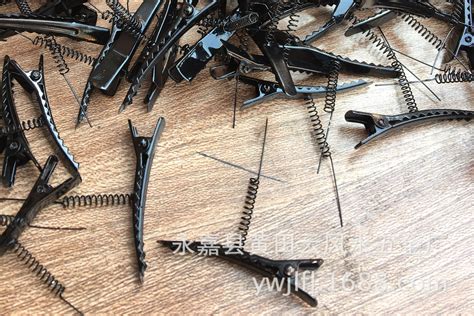 發夾上的彈簧組裝視頻(發夾上的彈簧組裝視頻教程)縮略圖