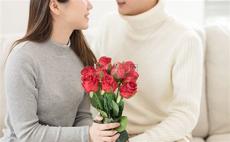 手捧花送人的寓意,手捧花送人的象征意義縮略圖