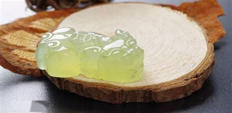 岫玉是最不值錢的玉嗎(白色岫玉是最不值錢的玉嗎)縮略圖