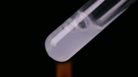 石灰水變渾濁(石灰水變渾濁的化學反應方程式)縮略圖