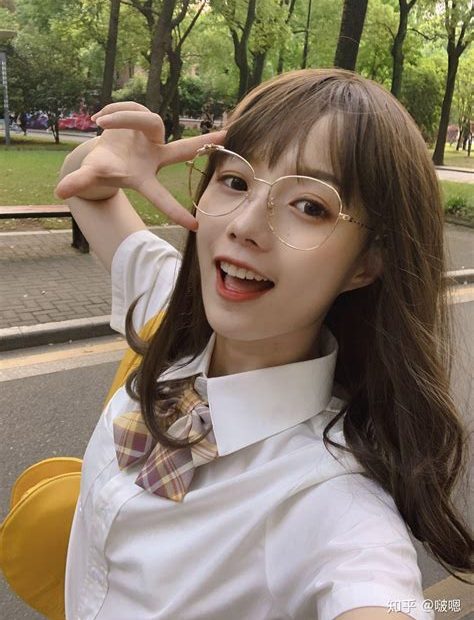 制服寫真高級感視頻(日系高級制服感寫真大片視頻)縮略圖