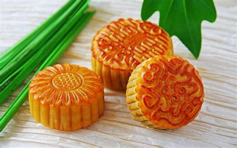 蓮蓉月餅(蓮蓉月餅廠家直銷批發直播)縮略圖