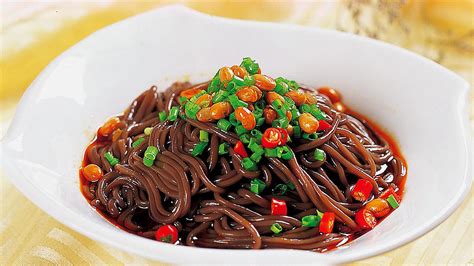 蕨根粉的功效與作用,蕨根粉的功效與作用及食用方法縮略圖