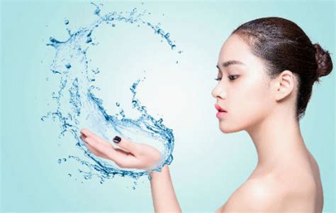 爽膚水和保濕乳先用哪個(爽膚水和保濕乳先用哪個要洗嗎)縮略圖