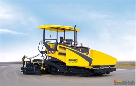 攤鋪機(jī)修路(攤鋪機(jī)修路視頻)縮略圖