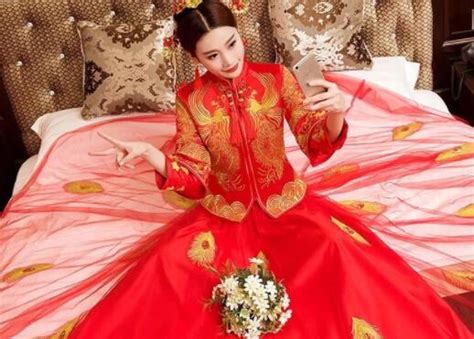 中式婚紗鳳冠霞帔要多少錢(qián)(中式婚紗鳳冠霞帔要多少錢(qián)賣(mài)一套)縮略圖 中式婚紗鳳冠霞帔要多少錢(qián)(中式婚紗鳳冠霞帔要多少錢(qián)賣(mài)一套)縮略圖