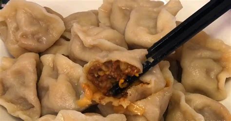 酸菜餡餃子怎么調(diào)餡(酸菜餡餃子怎么調(diào)餡好吃呢)縮略圖