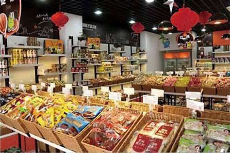 零食店自己開(kāi)還是加盟好,零食店加盟排行榜前十名縮略圖