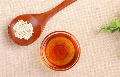 芝麻油,芝麻油的作用與功效縮略圖 芝麻油,芝麻油的作用與功效縮略圖